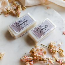 Load image into Gallery viewer, SAKURA BLOSSOM & PATCHOULI | Preserved Pink Delphinium Infused Wax Melts