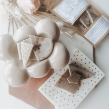 Load image into Gallery viewer, LAVISH LAUNDRY | 24K Gold Leaf Infused Wax Melts