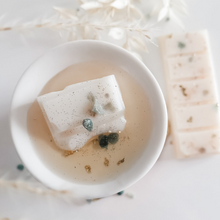 Load image into Gallery viewer, GREEN IRISH TWEED | 24k Gold Leaf & Aventurine Crystal Infused Wax Melts