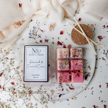 Load image into Gallery viewer, ROSEWOOD & COCONUT CREMÈ | Preserved Rose & Cornflower Infused Wax Melts