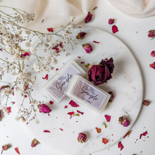 Load image into Gallery viewer, PINK PEPPER & ROSE | Preserved Pink Rosebuds & Crushed Rose Petals Infused Wax Melts