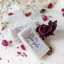 Load image into Gallery viewer, PINK PEPPER & ROSE | Preserved Pink Rosebuds & Crushed Rose Petals Infused Wax Melts