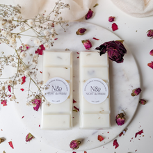 Load image into Gallery viewer, PINK PEPPER & ROSE | Preserved Pink Rosebuds & Crushed Rose Petals Infused Wax Melts