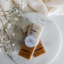 Load image into Gallery viewer, LAVISH LAUNDRY | 24K Gold Leaf Infused Wax Melts