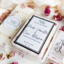 Load image into Gallery viewer, PINK VANILLA &amp; COCO BLOSSOM | Preserved Hydrangea &amp; Pink Petals Infused Wax Melts
