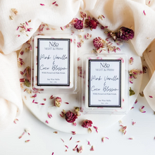 Load image into Gallery viewer, PINK VANILLA &amp; COCO BLOSSOM | Preserved Hydrangea &amp; Pink Petals Infused Wax Melts
