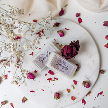 Load image into Gallery viewer, PINK PEPPER &amp; ROSE | Preserved Pink Rosebuds &amp; Crushed Rose Petals Infused Wax Melts
