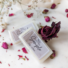 Load image into Gallery viewer, PINK PEPPER &amp; ROSE | Preserved Pink Rosebuds &amp; Crushed Rose Petals Infused Wax Melts
