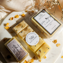 Load image into Gallery viewer, GOLDEN DAFFODIL &amp; VANILLA | Preserved Yellow Rose Petals Infused Wax Melts

